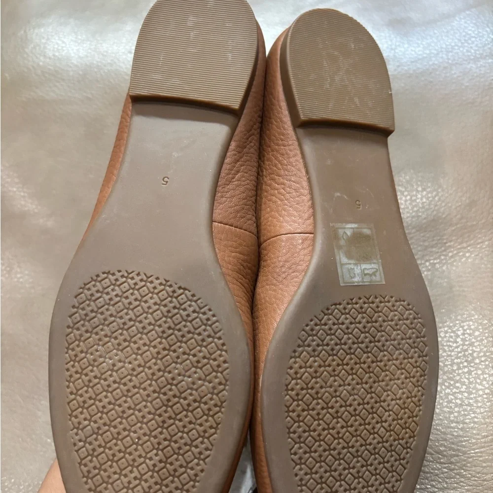 Tory Burch Tan Leather Flats with Gold Logo